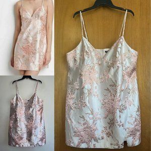 WILD FABLE Women's 1X Plus Mini Slip Dress Peachy Pink Metallic Floral Brocade